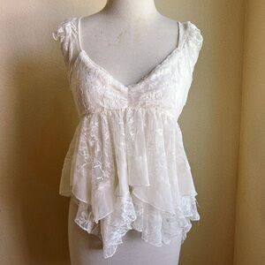 BNWOT Kimchi Blue White Lace Tiered V-Neck Camisole